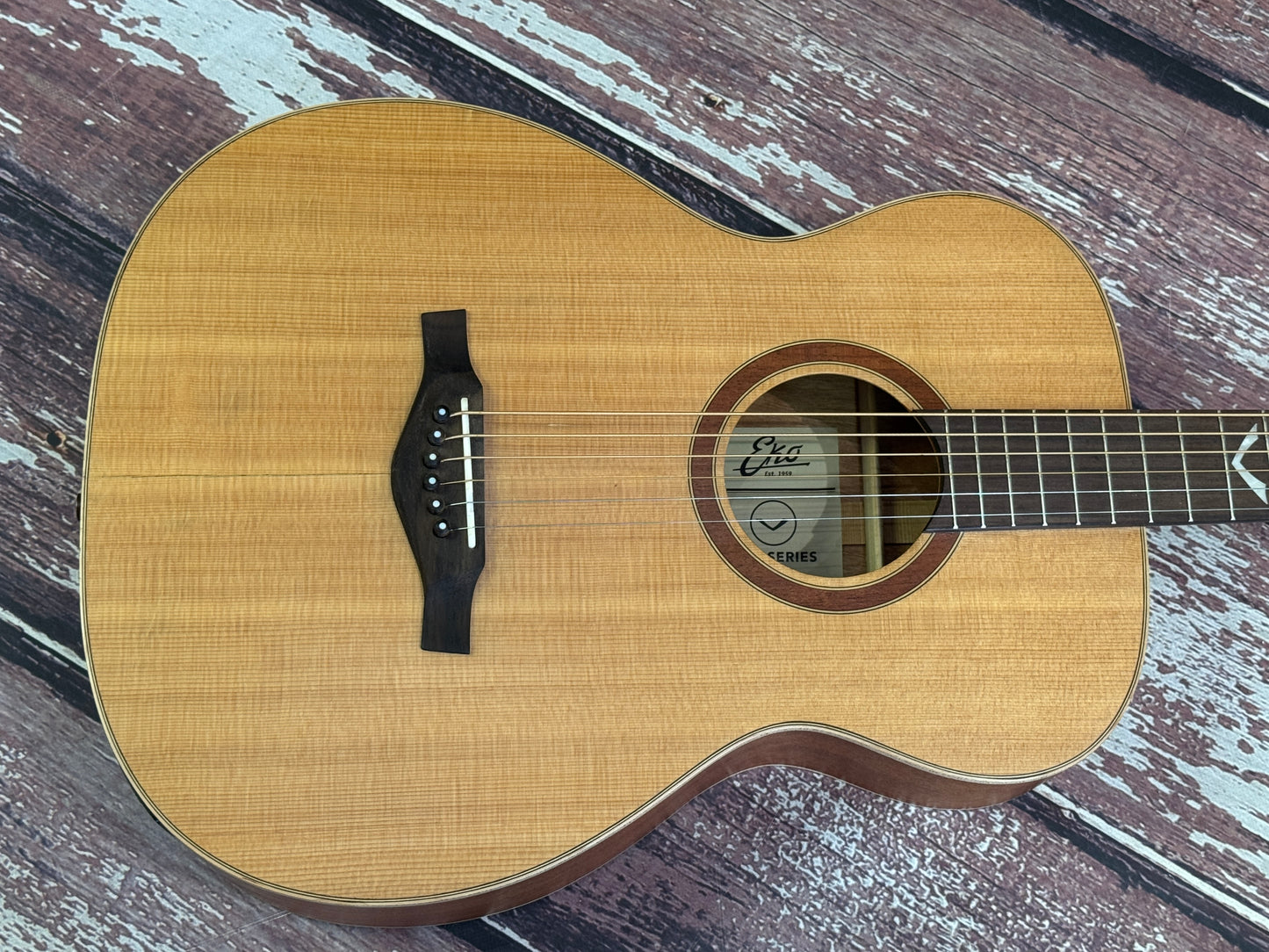 Eko evo a350e baritone - electro acoustic