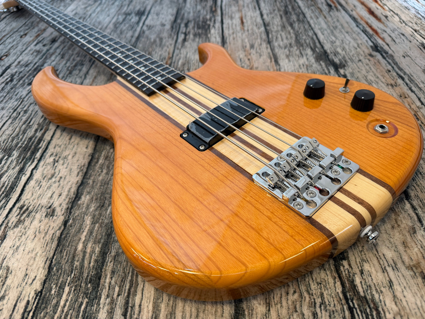 Aria Pro II SB-700 bass. B Stock