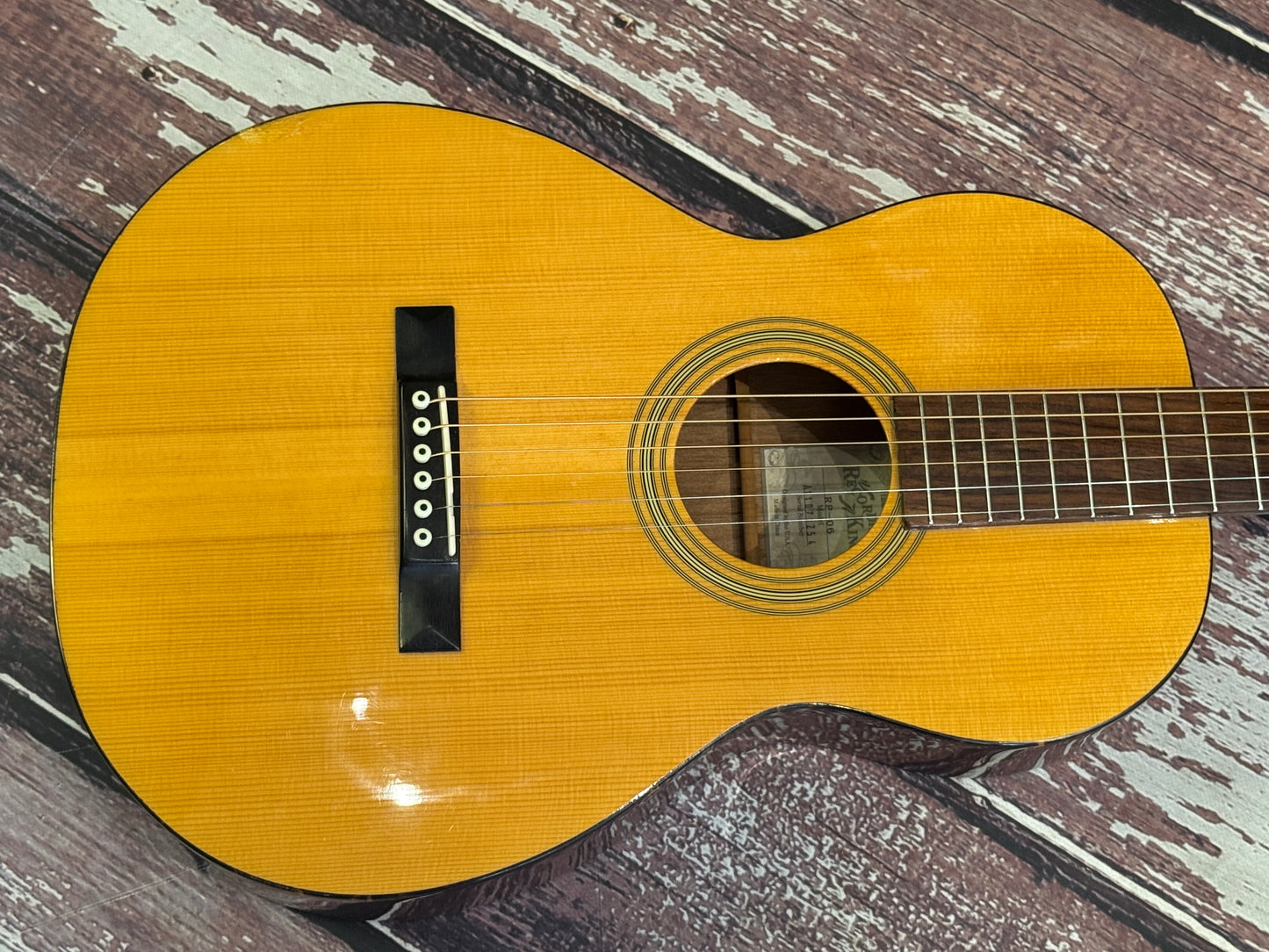 Recording King RP-06 Solid top Parlour