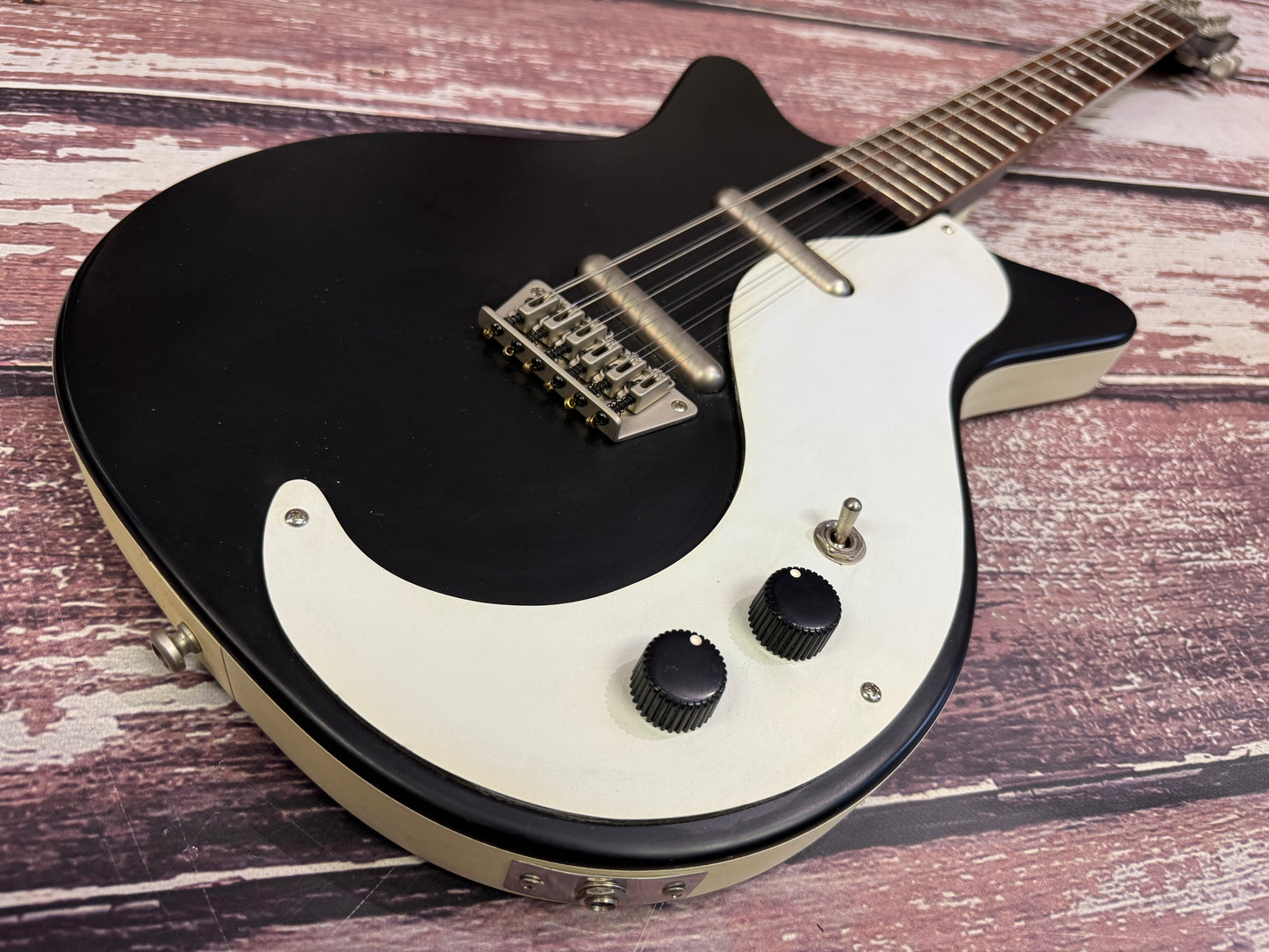 Danelectro DC59 12 string.