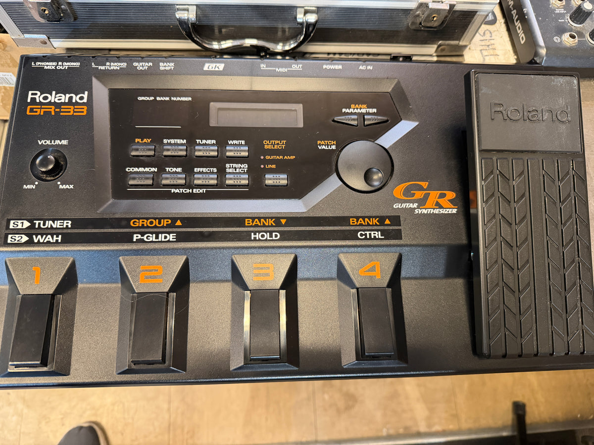 Roland GR-33 Guitar Synth - Complete package