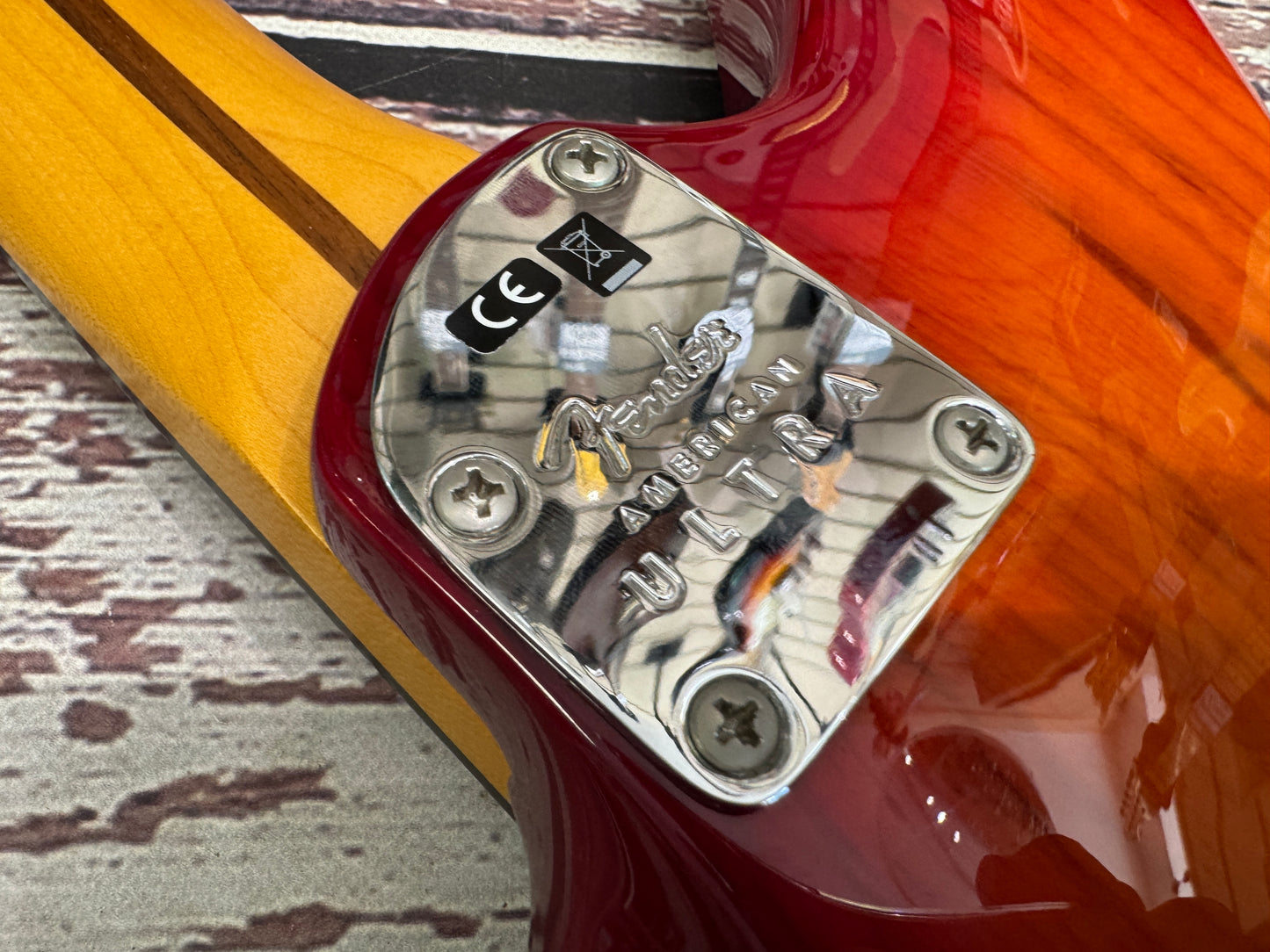 Fender American Ultra Jazzmaster Plasma redburst