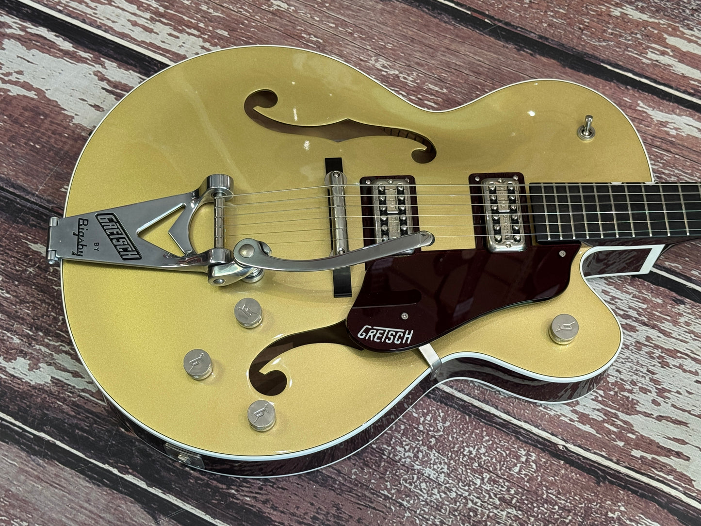 Gretsch G6118T-135 Anniversary limited edition Gold/Dark Cherry Metallic