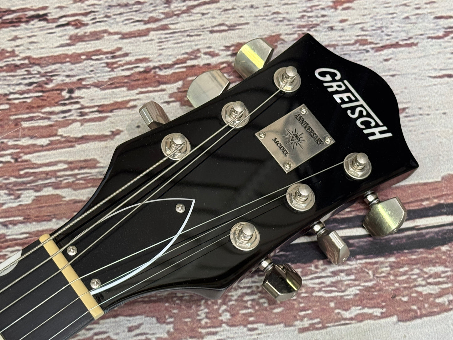 Gretsch G6118T-135 Anniversary limited edition Gold/Dark Cherry Metallic