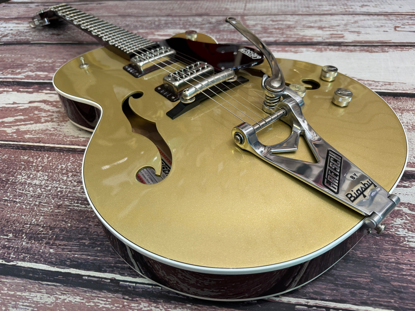 Gretsch G6118T-135 Anniversary limited edition Gold/Dark Cherry Metallic
