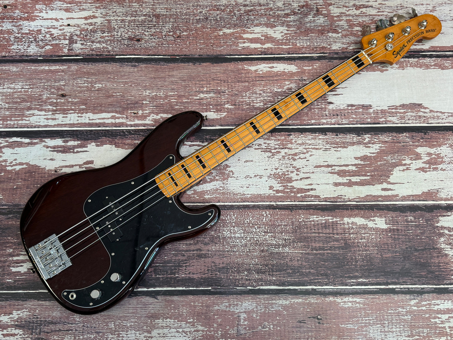 Squier Classic Vibe 70's P-Bass Walnut