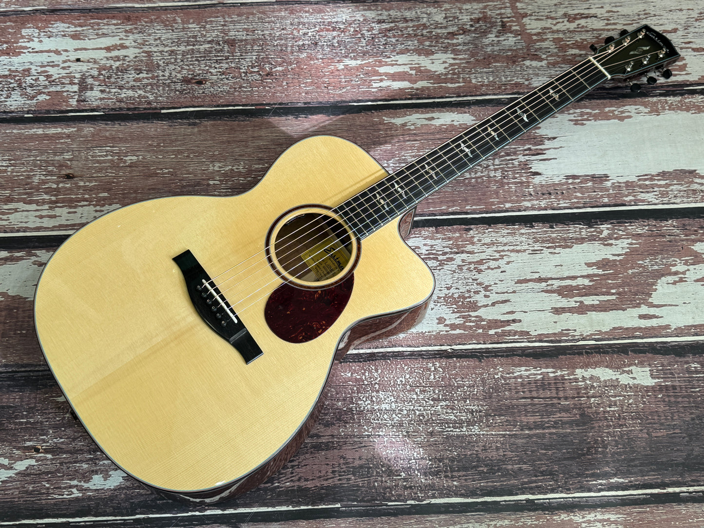 Eastman L-OMCE-QS Luthier series with hard case - ex-demo