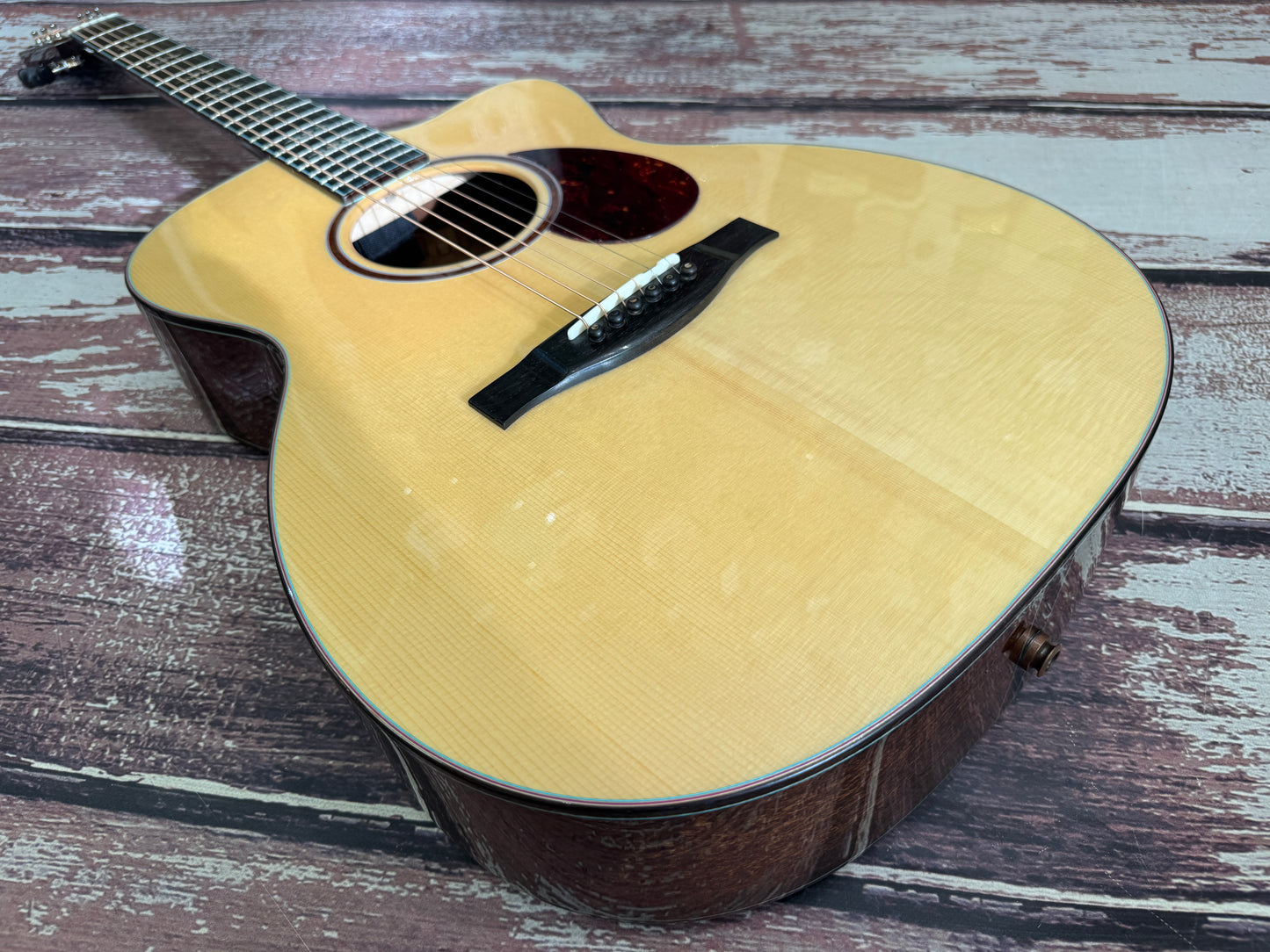 Eastman L-OMCE-QS Luthier series with hard case - ex-demo