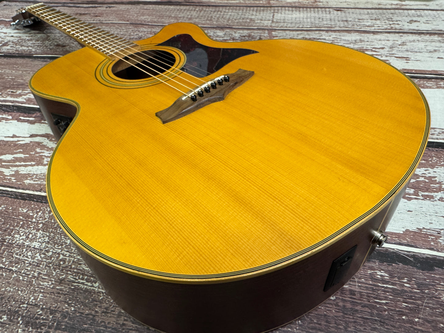 Tanglewood TW-155ST Premier Jumbo acoustic