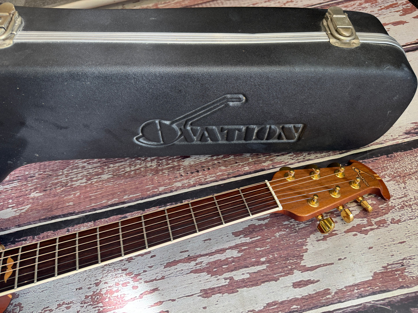 Ovation USA Collectors Series 1998 with Original case