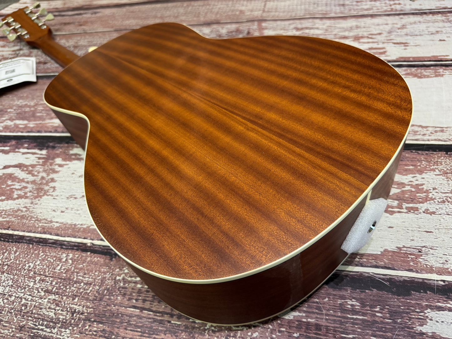 Vintage V180 vintage sunburst parlour acoustic