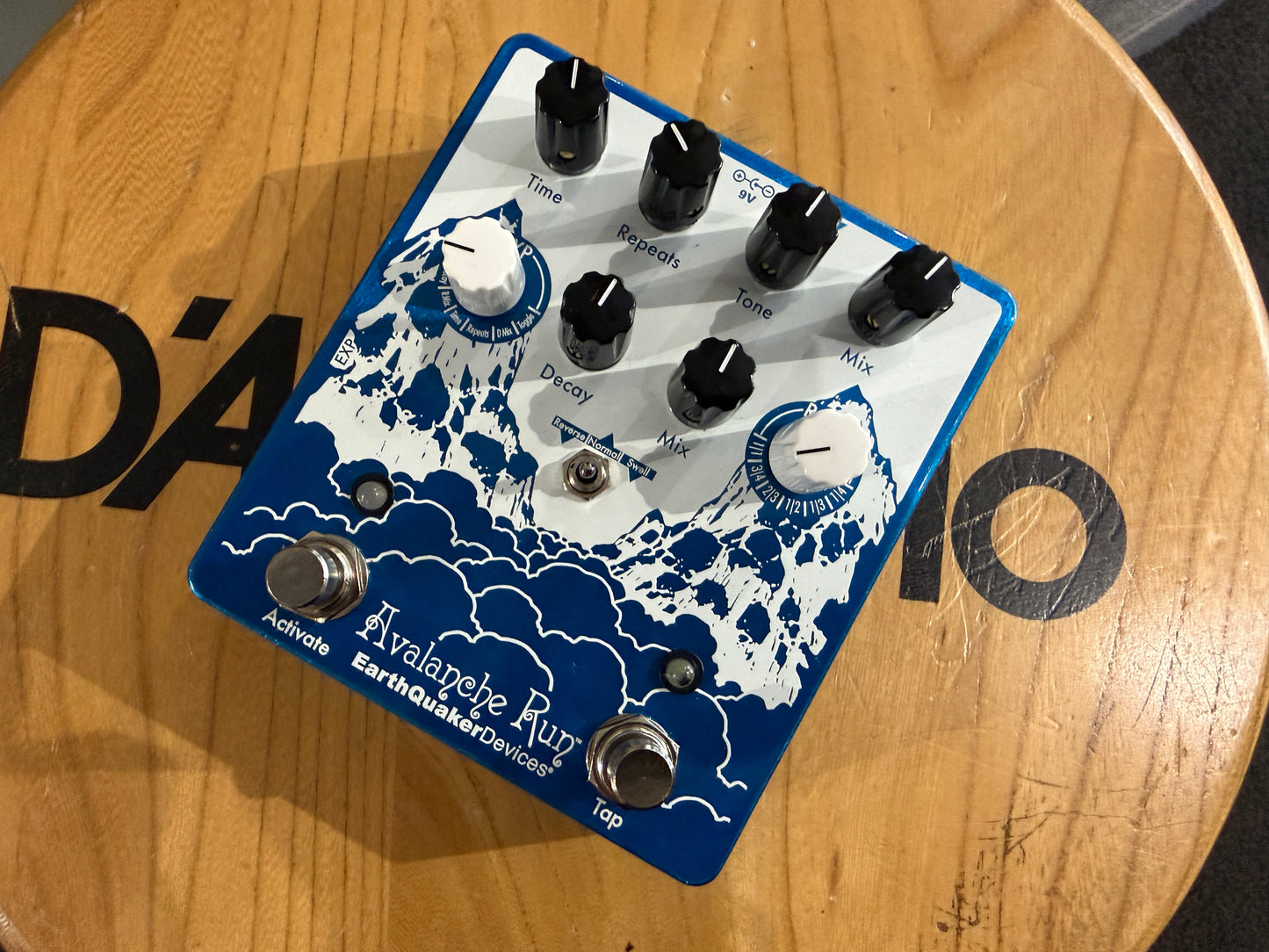 Earthquaker Devices Avalanche Run Stereo Delay/Reverb (Pre-owned)