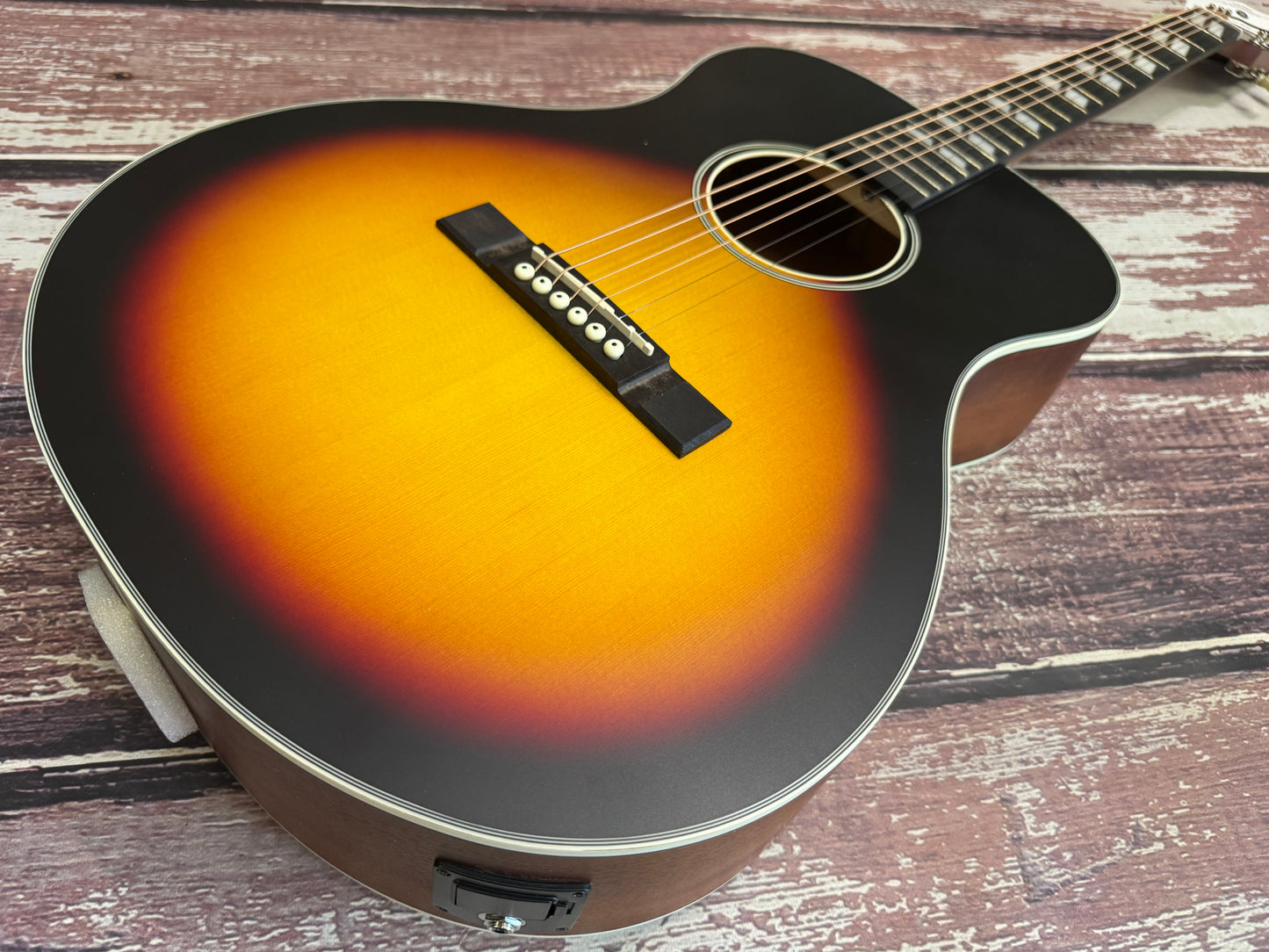 Vintage Historic series VE130VSB electro acoustic.