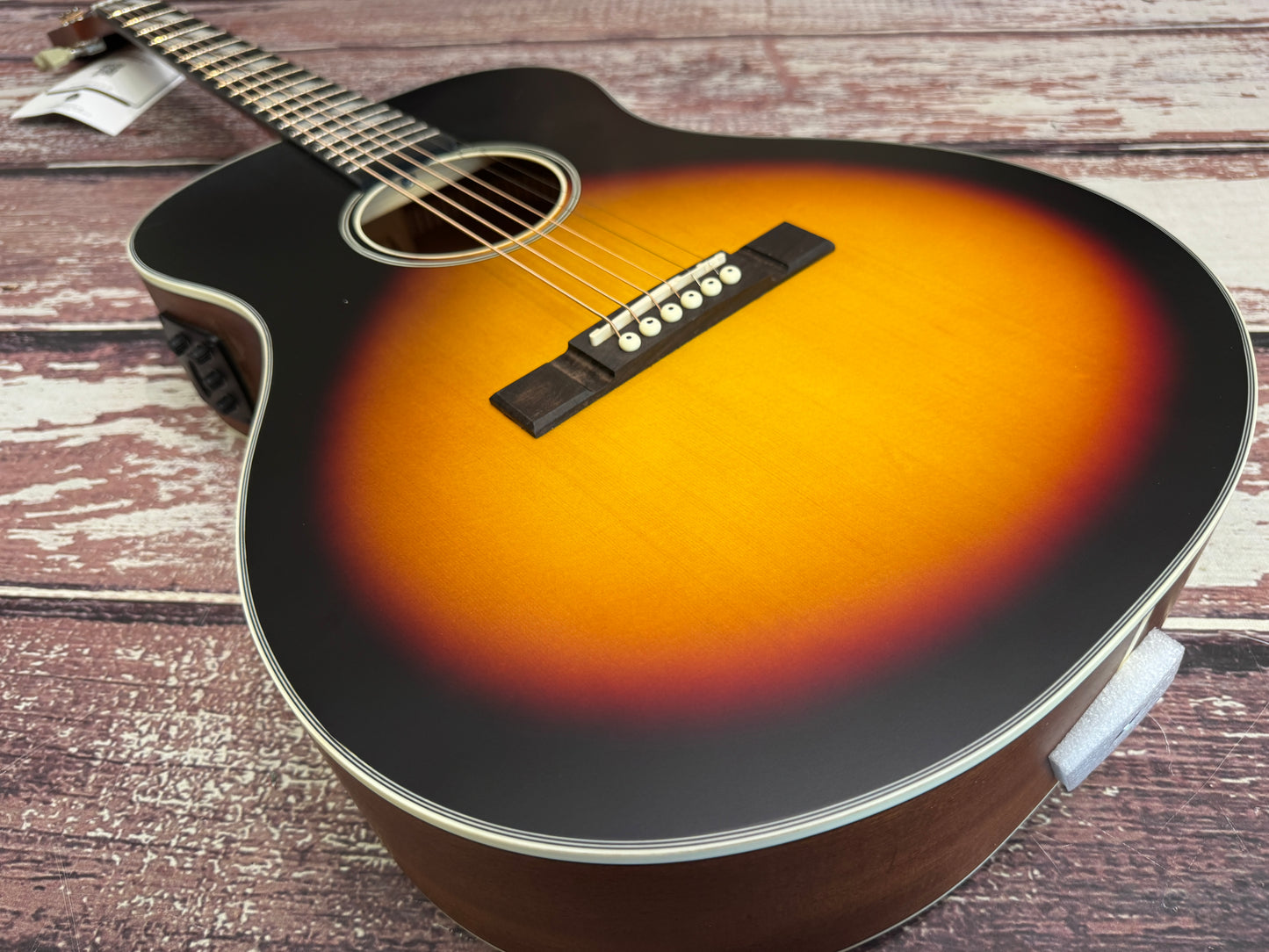 Vintage Historic series VE130VSB electro acoustic.