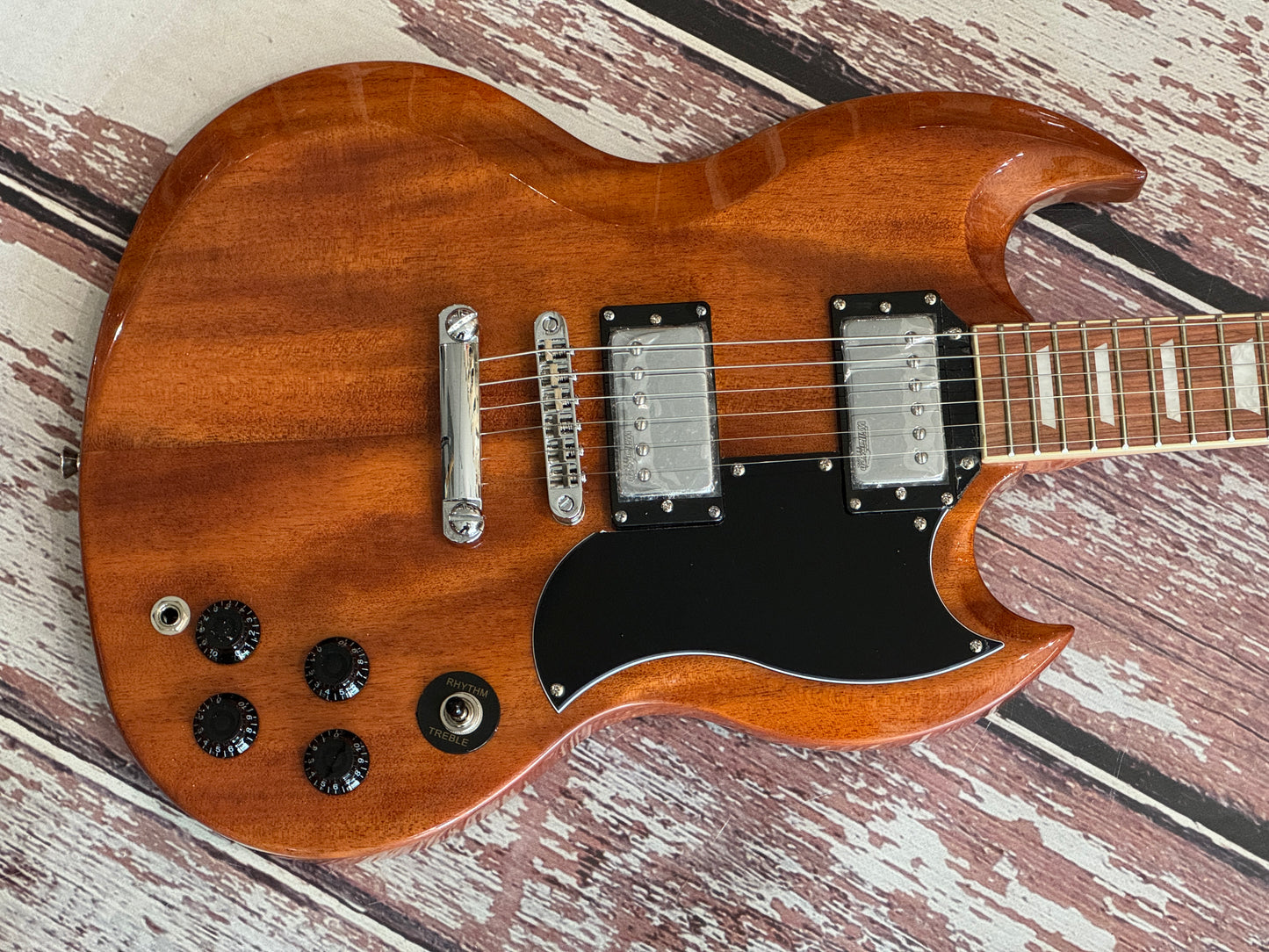 Vintage VS6 (SG) Gloss mahogany RRP £429