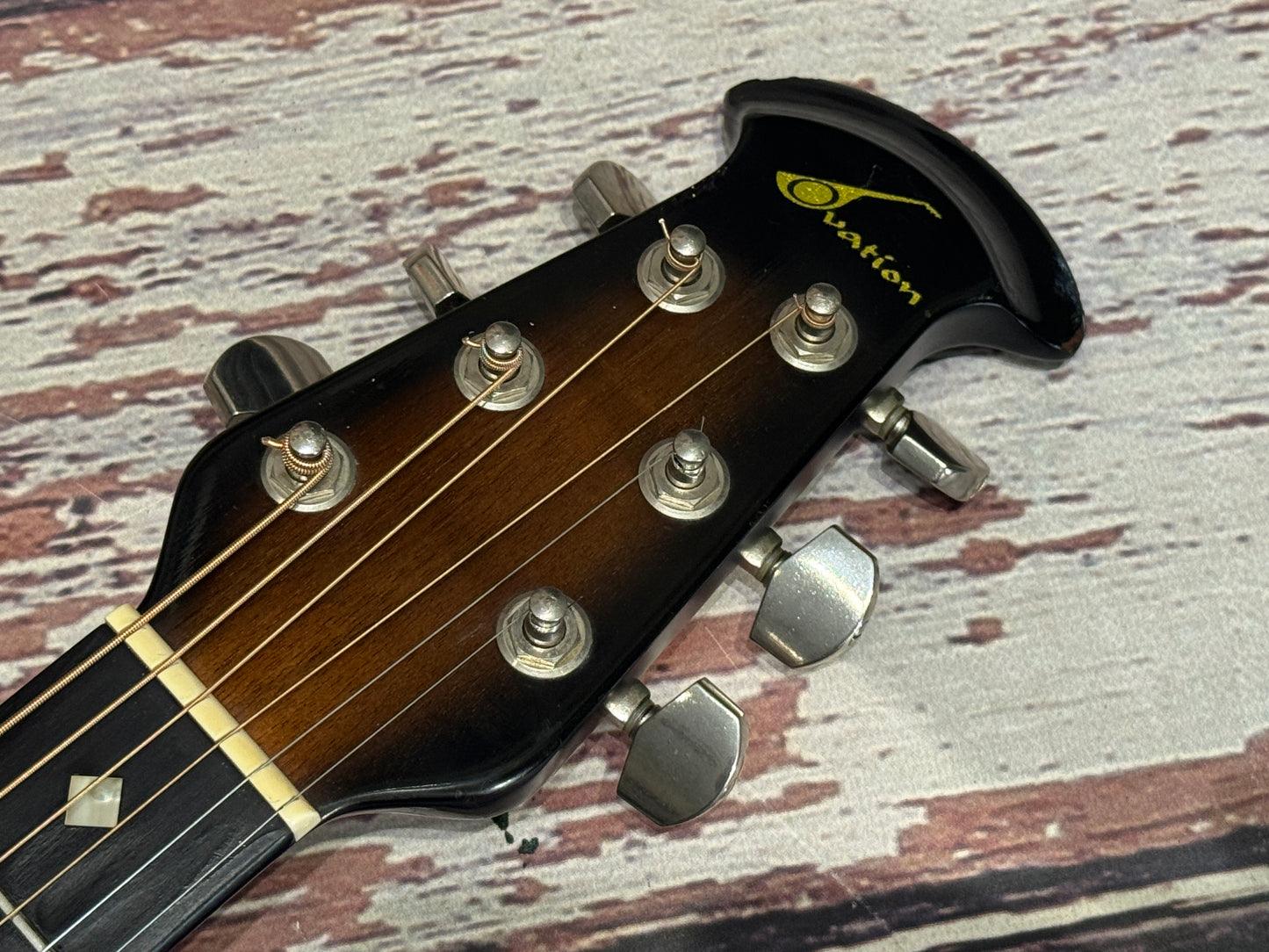 Ovation 1712 USA Custom Balladeer electro with case