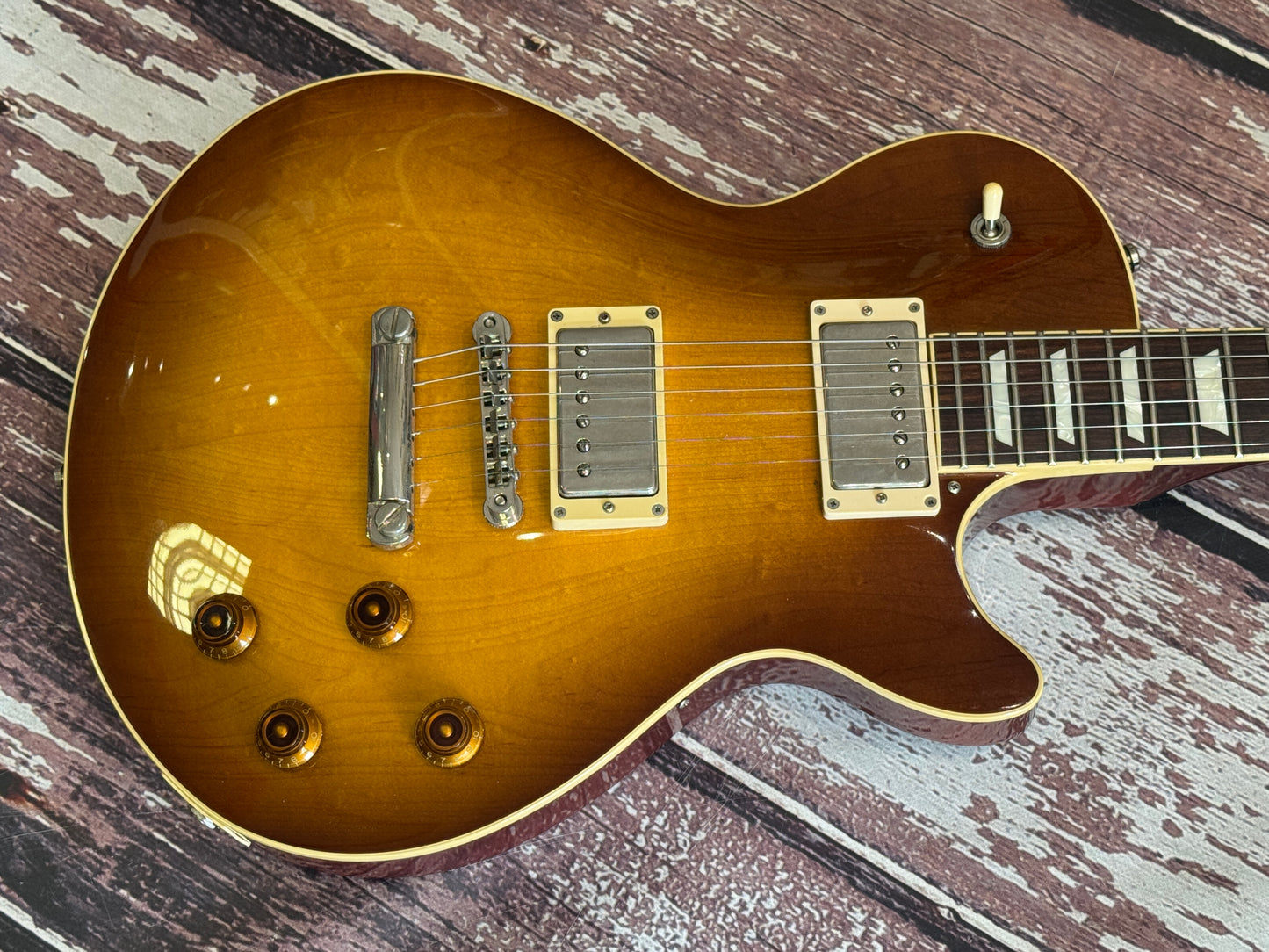 FujiGen Signature STR-1 Les paul 59 - Tanglewood?