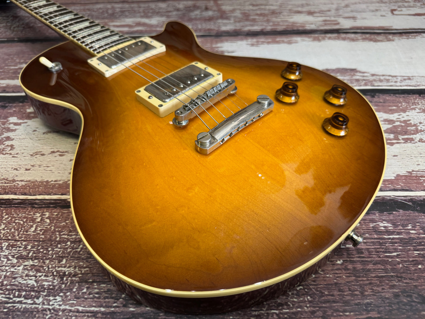 FujiGen Signature STR-1 Les paul 59 - Tanglewood?