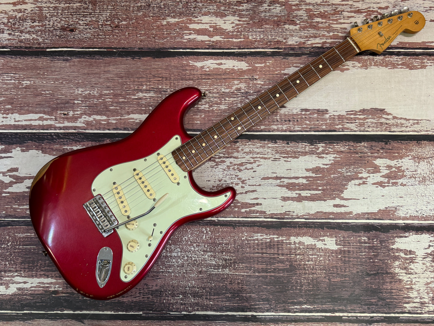 Fender 2022 Road worn FSR Stratocaster - candy apple red