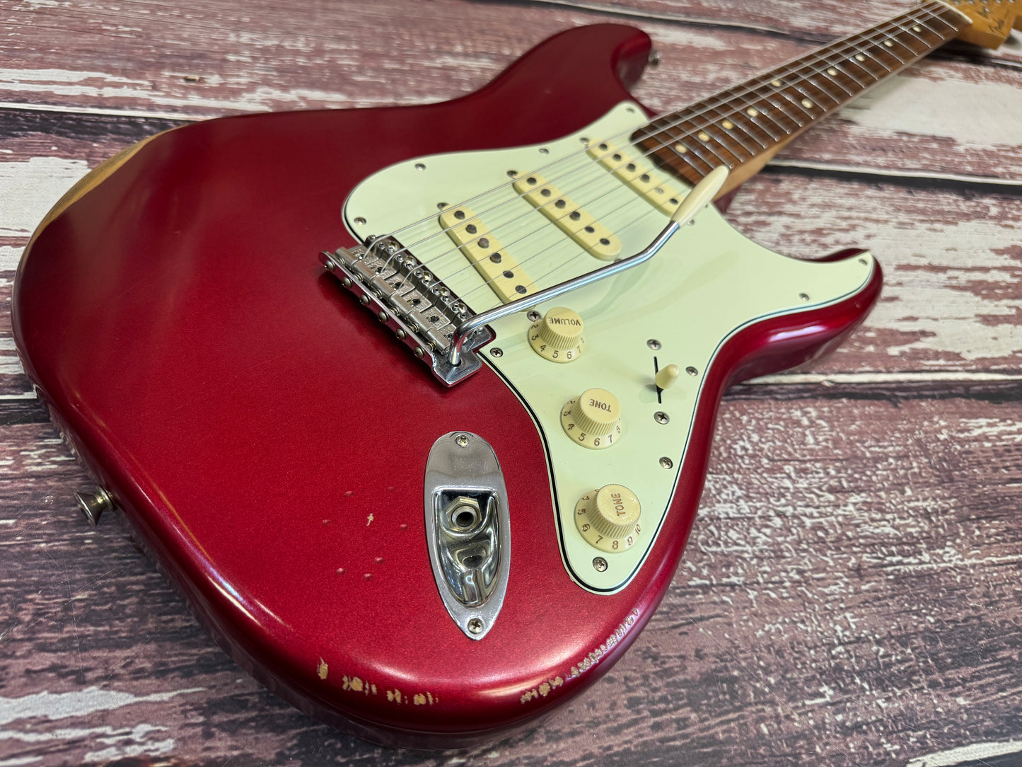 Fender 2022 Road worn FSR Stratocaster - candy apple red