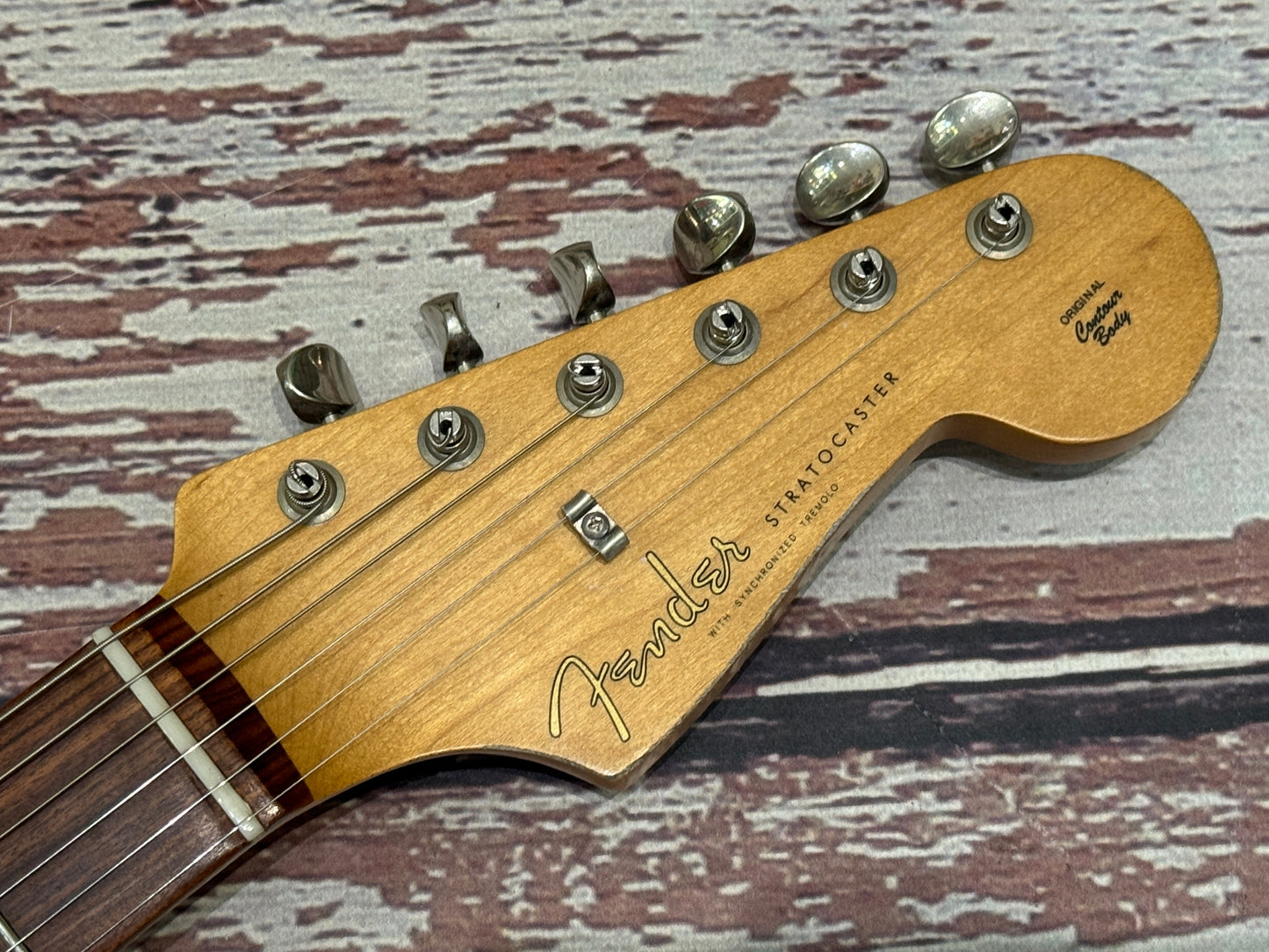 Fender 2022 Road worn FSR Stratocaster - candy apple red
