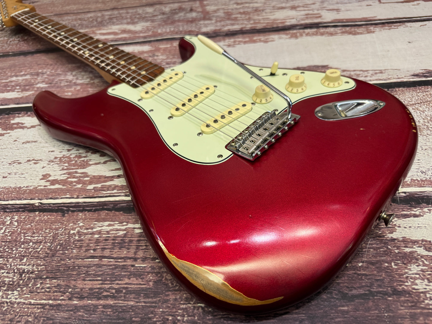Fender 2022 Road worn FSR Stratocaster - candy apple red