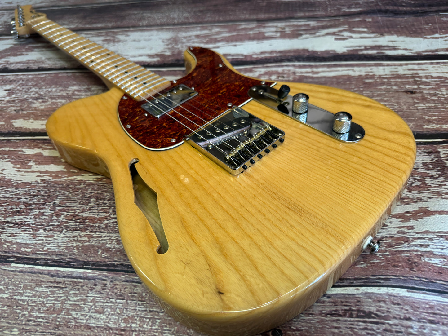 G&L Tribute ASAT Classic Bluesboy Semi-hollow. Natural ash.