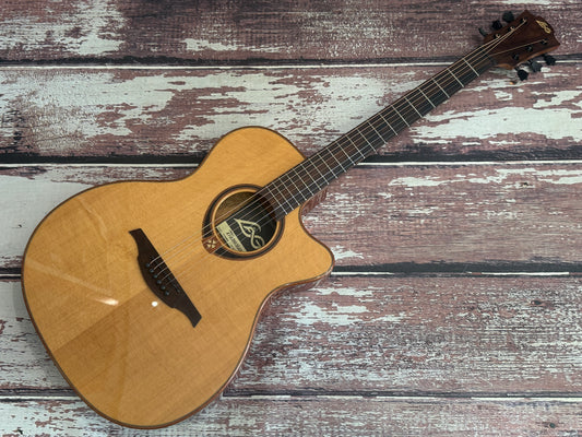 LAG T118-ASCE Natural Gloss - Thinline electro acoustic - Solid Cedar top.