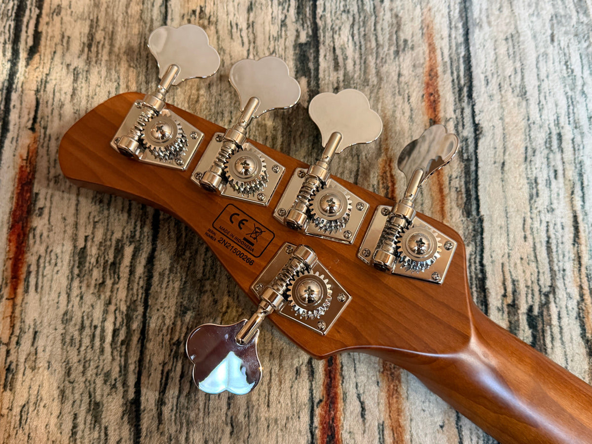 Sire P5 5 String Second Generation. - Mild Green