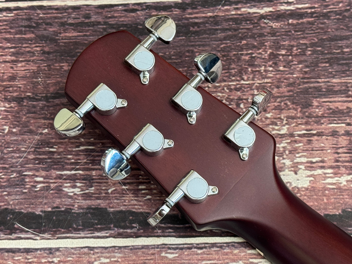 Walden O35-ow Spruce top acoustic with bag.