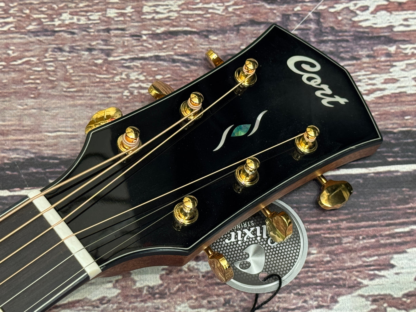 Cort Gold A6 - All solid electro with bag