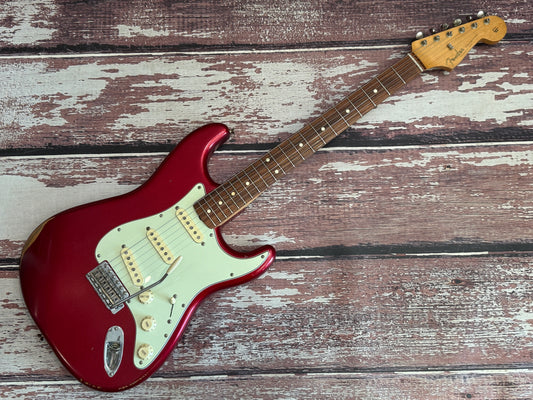 Fender 2022 Road worn FSR Stratocaster - candy apple red