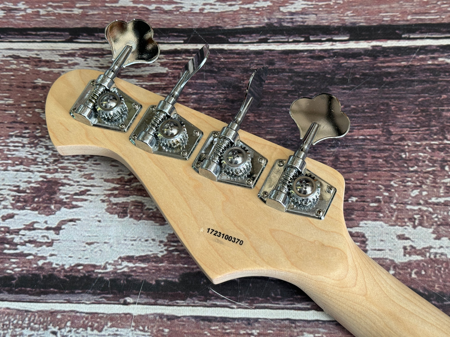 Aria STB P-B Vintage white with maple neck