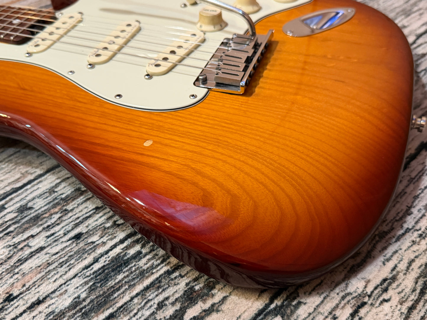 Fender American Elite Stratocaster - Tobacco Sunburst