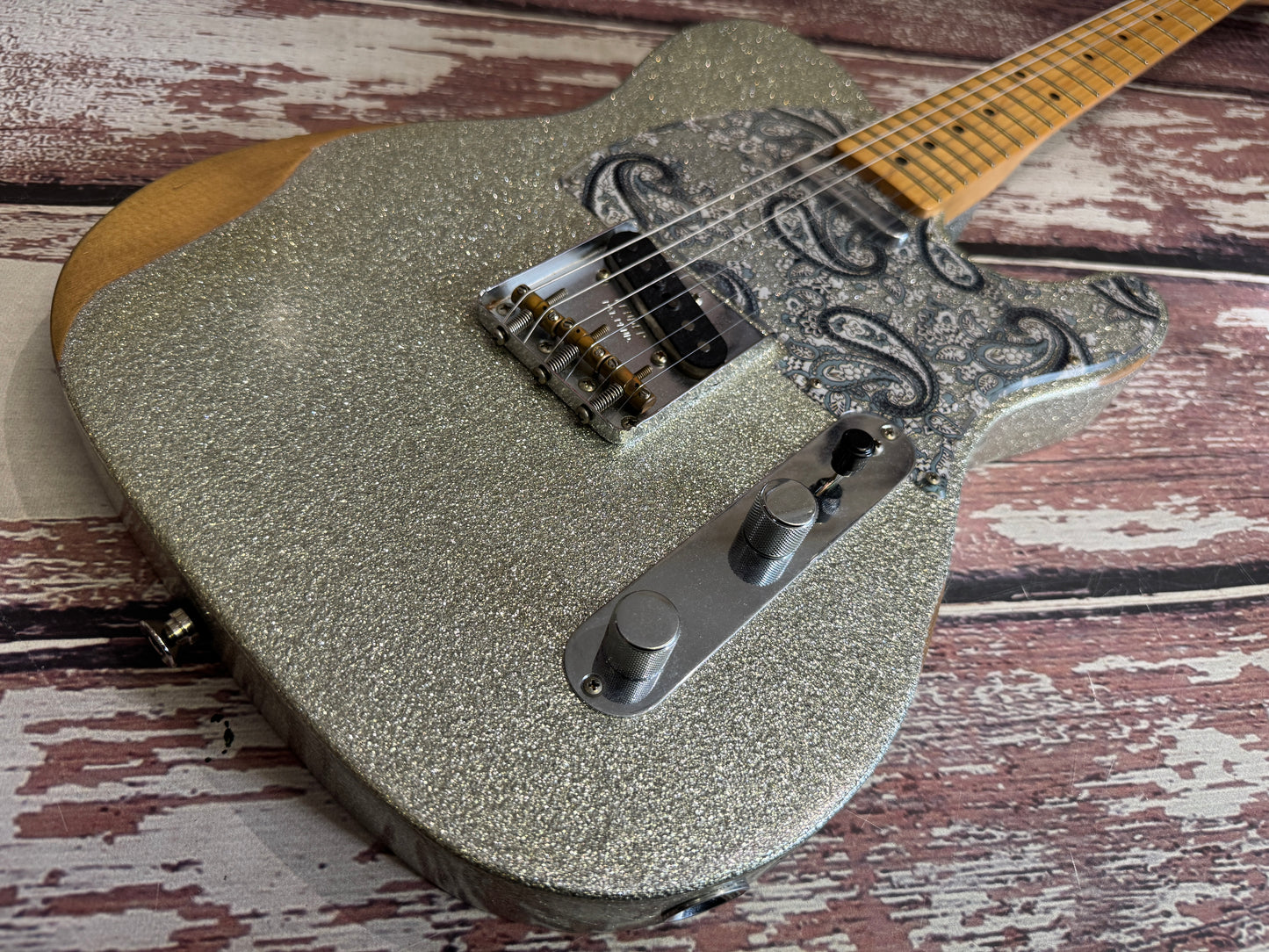 Fender Brad Paisley Roadworn Silver Sparkle Telecaster - Ultra light.