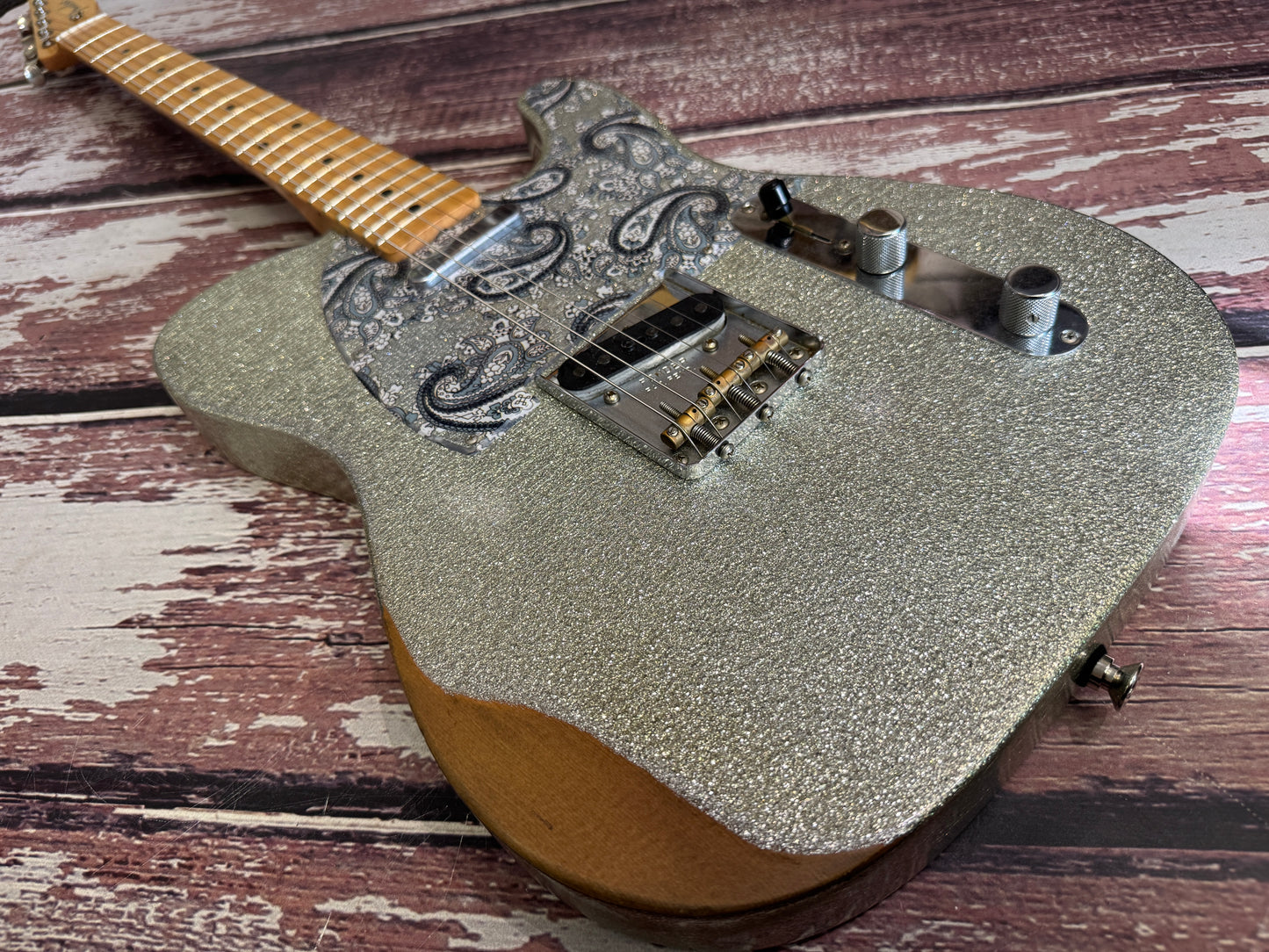Fender Brad Paisley Roadworn Silver Sparkle Telecaster - Ultra light.