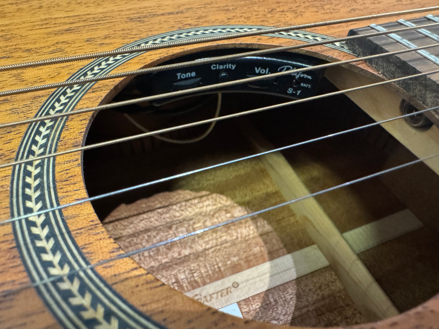 Crafter Mino deluxe travel electro acoustic guitar