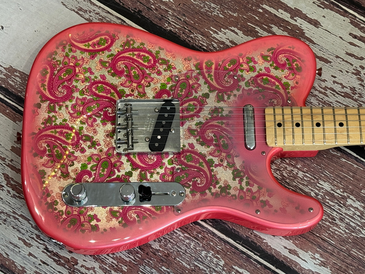 Fender Japan Special run pink paisley Telecaster '68 1999 - 2002