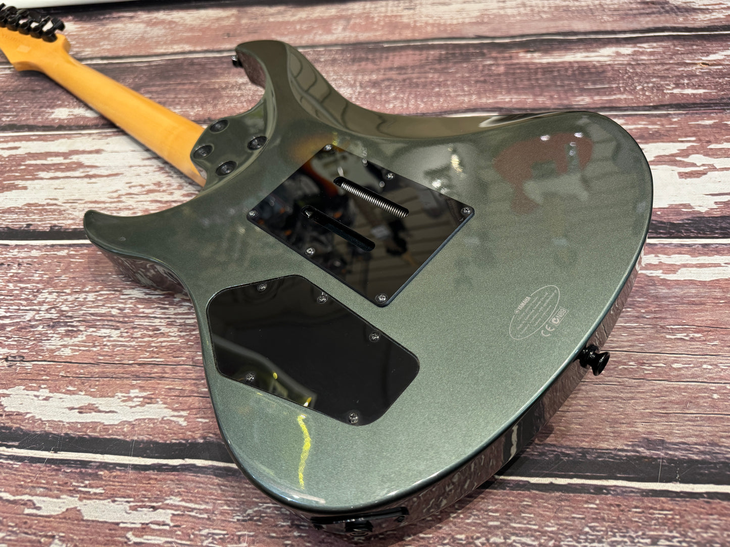 Yamaha RGX420S Double locking tremolo