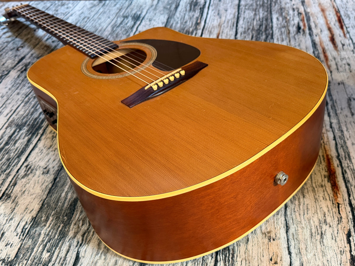 Seagull S6 plus CW cedar - All solid electro