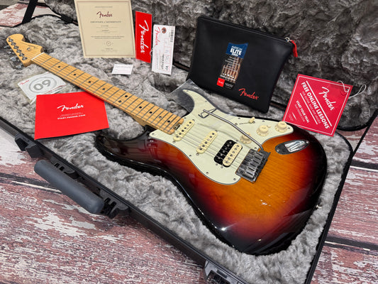 Fender USA Elite Stratocaster HSS with Case and candy