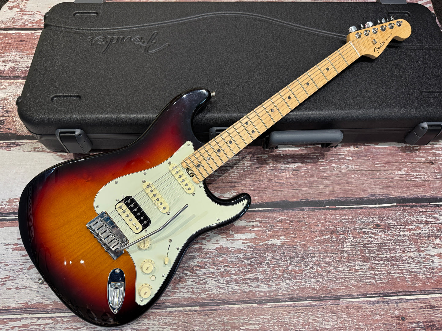 Fender USA Elite Stratocaster HSS with Case and candy