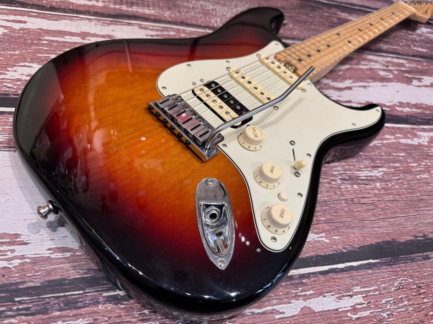 Fender USA Elite Stratocaster HSS with Case and candy