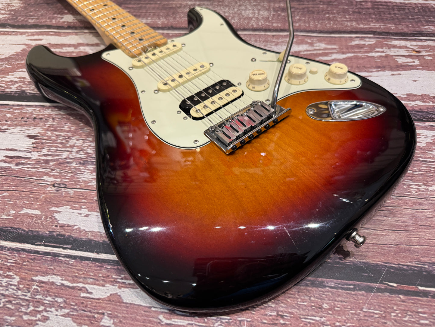 Fender USA Elite Stratocaster HSS with Case and candy