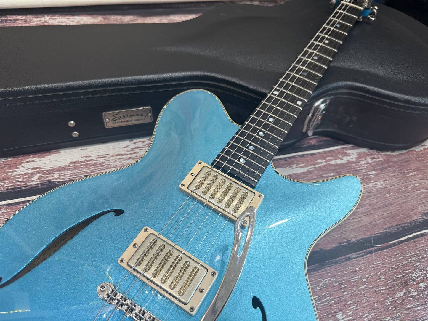 Eastman Romeo LA - Celestine blue, full hollow with OHSC & COA
