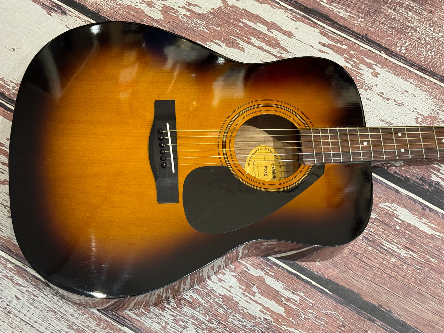 Yamaha F-310 Sunburst Acoustic