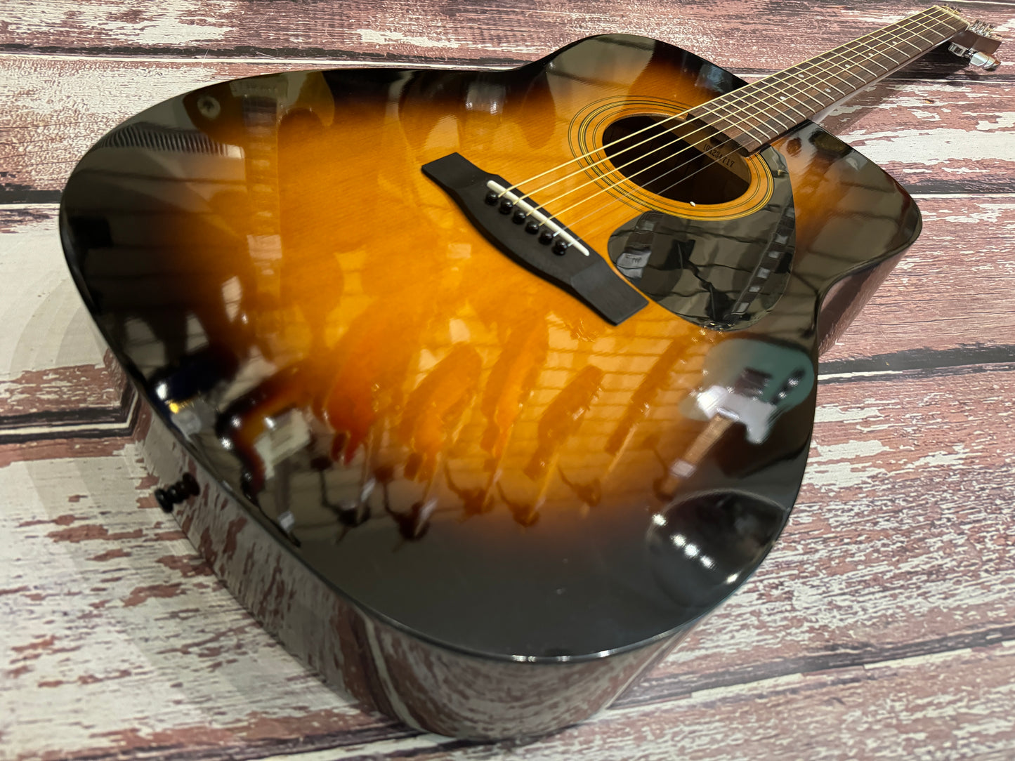 Yamaha F-310 Sunburst Acoustic
