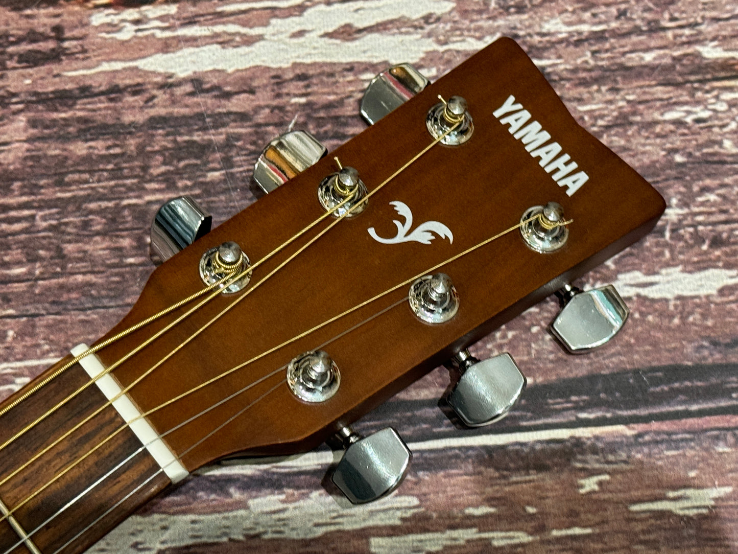Yamaha F-310 Sunburst Acoustic