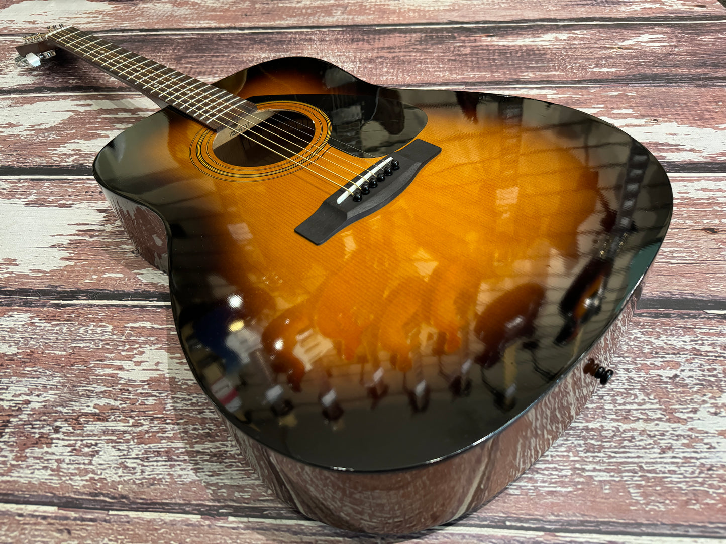 Yamaha F-310 Sunburst Acoustic
