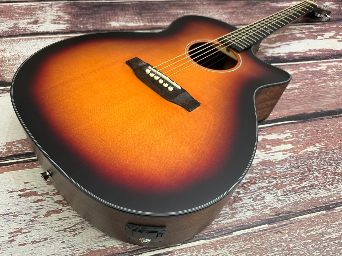 Vintage Mid Size Electro Acoustic VEC1900-SB